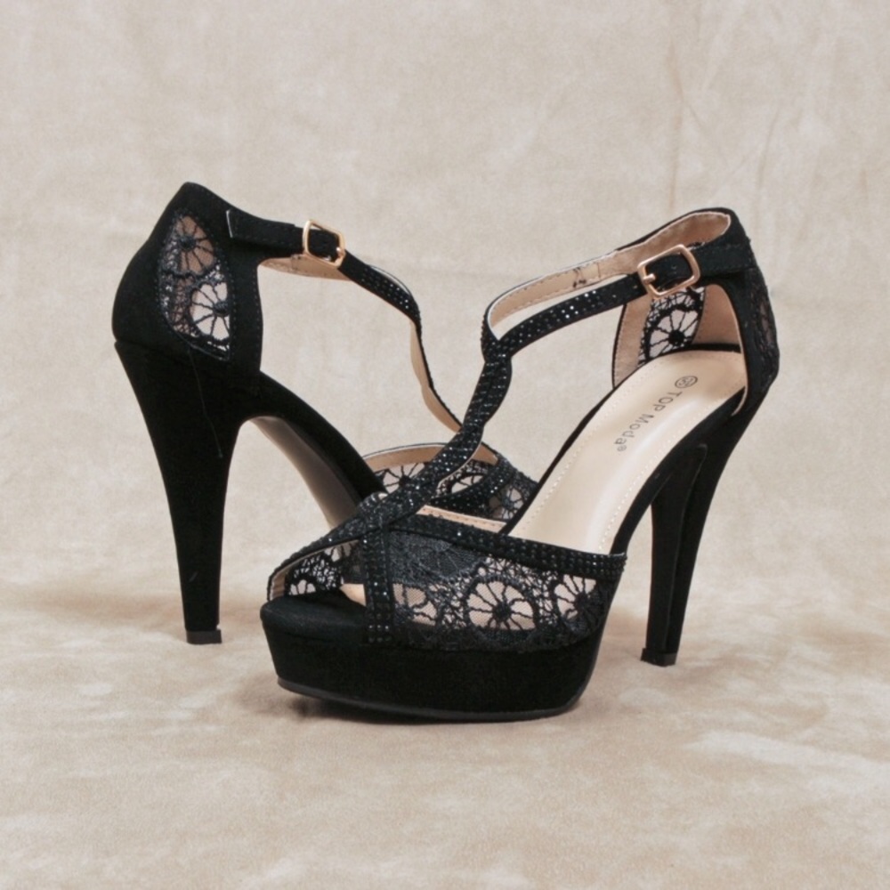 Lace heel shoes